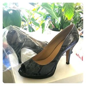 Snakeskin Peep toe Heels